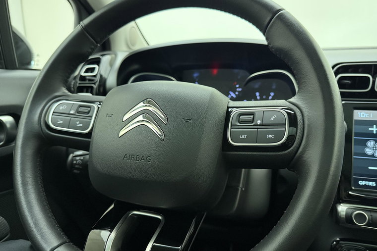 Vehicle Image 19