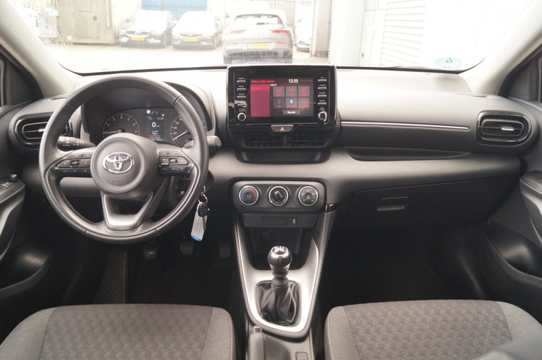 Vehicle Image 9