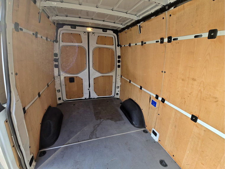 Vehicle Image 27