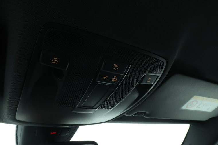 Vehicle Image 38