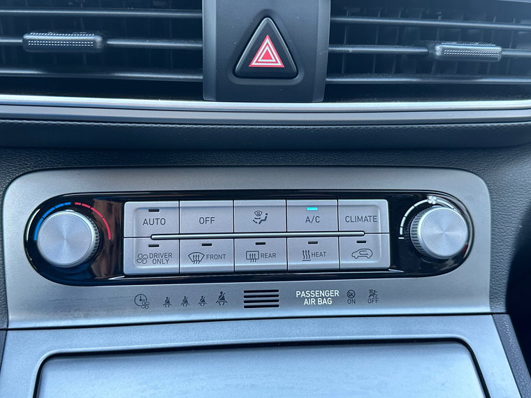 Vehicle Image 23