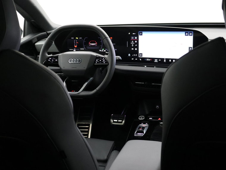 Vehicle Image 35