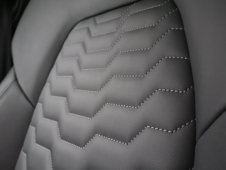 Vehicle Image 36