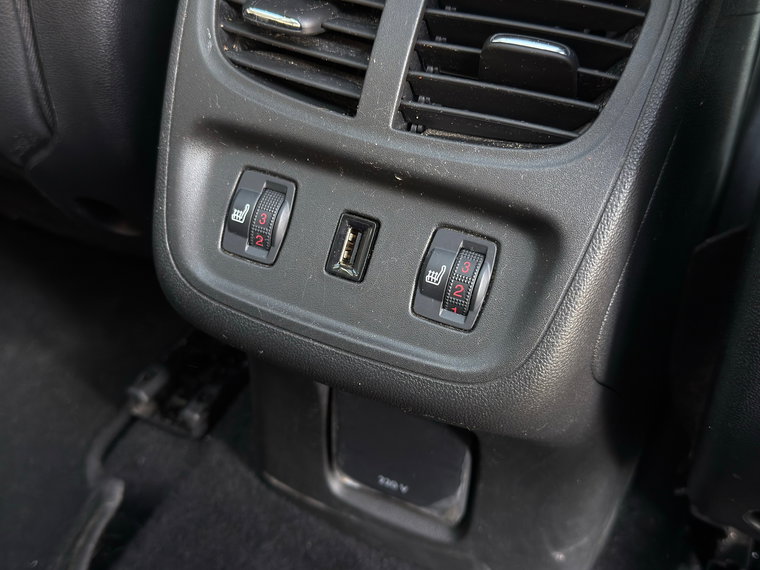 Vehicle Image 28