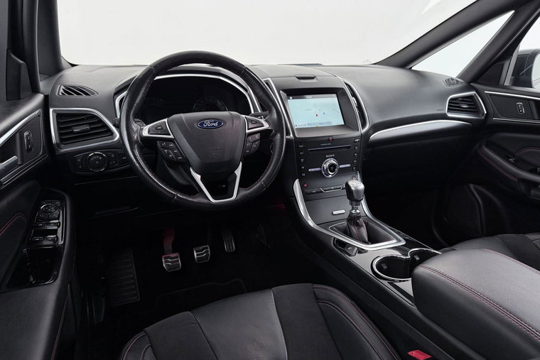 Vehicle Image 16