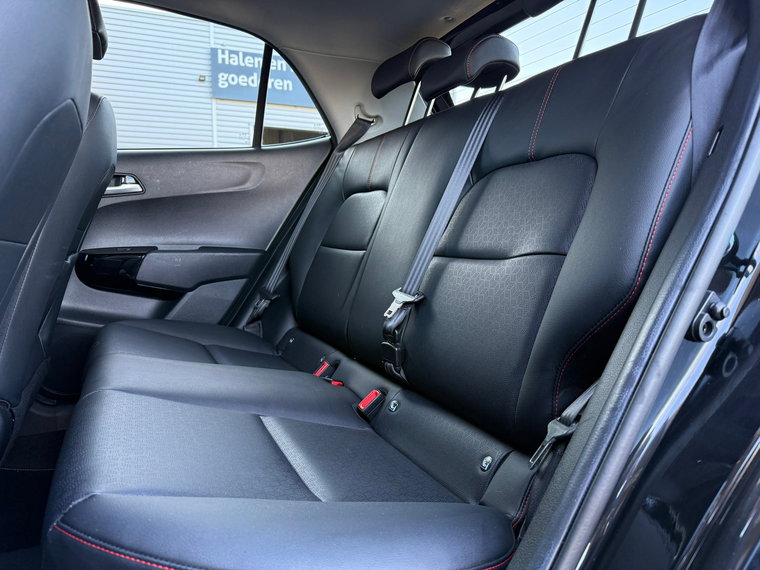 Vehicle Image 10