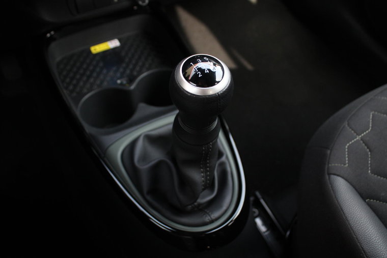 Vehicle Image 16