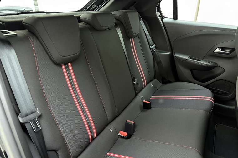 Vehicle Image 16