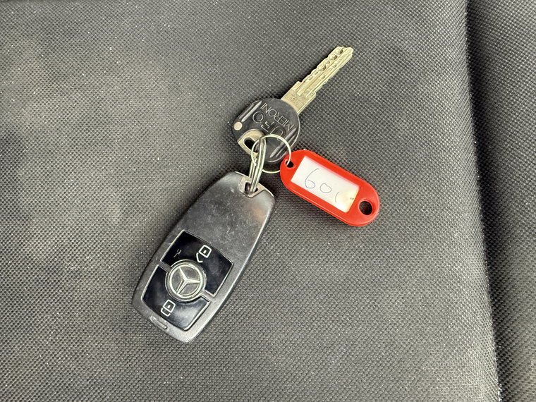 Vehicle Image 27