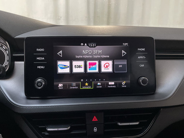 Vehicle Image 21