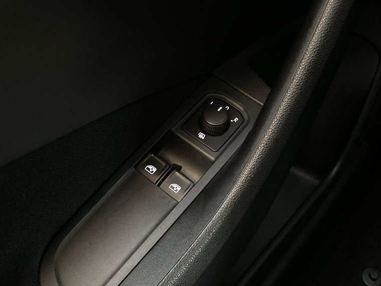 Vehicle Image 26