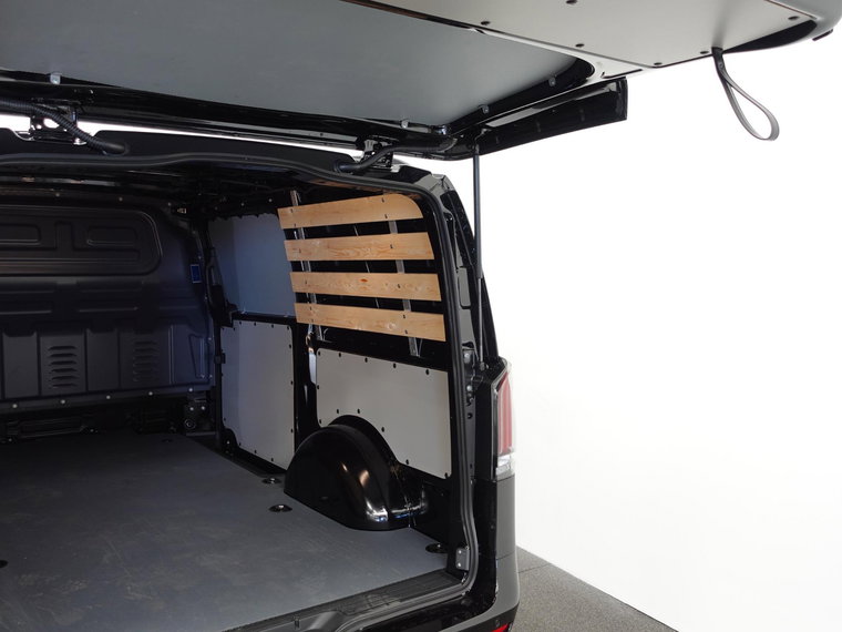 Vehicle Image 38