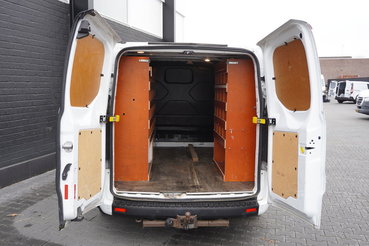 Vehicle Image 8