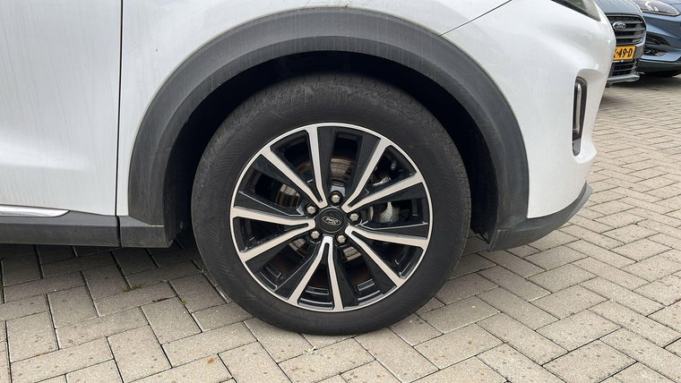 Vehicle Image 8