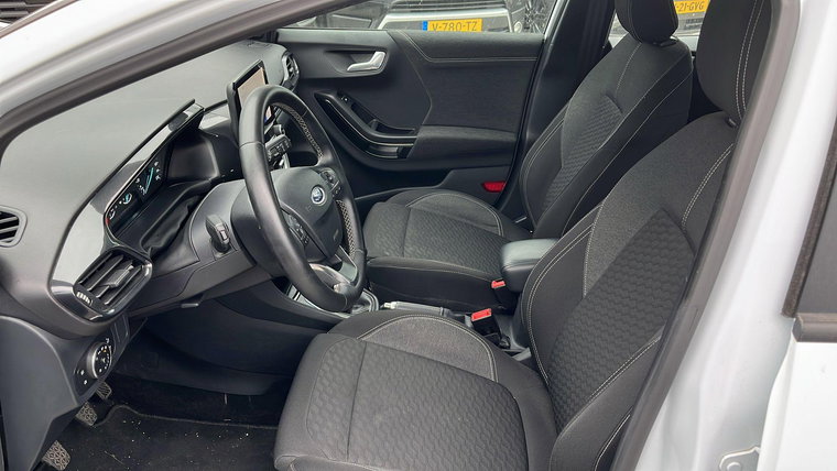 Vehicle Image 9