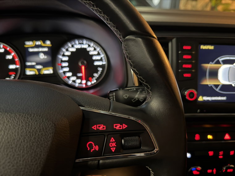 Vehicle Image 32