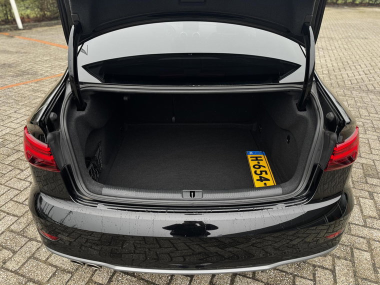 Vehicle Image 38