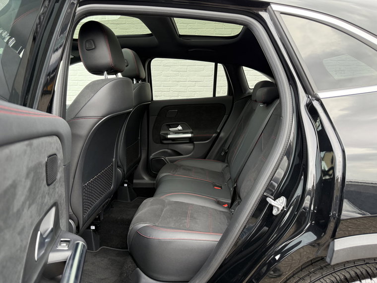 Vehicle Image 33