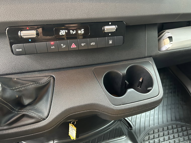 Vehicle Image 24