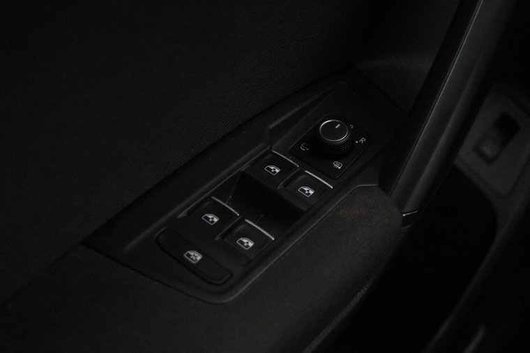 Vehicle Image 29
