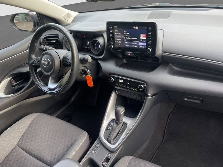 Vehicle Image 15