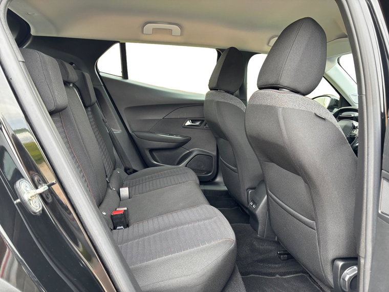 Vehicle Image 25