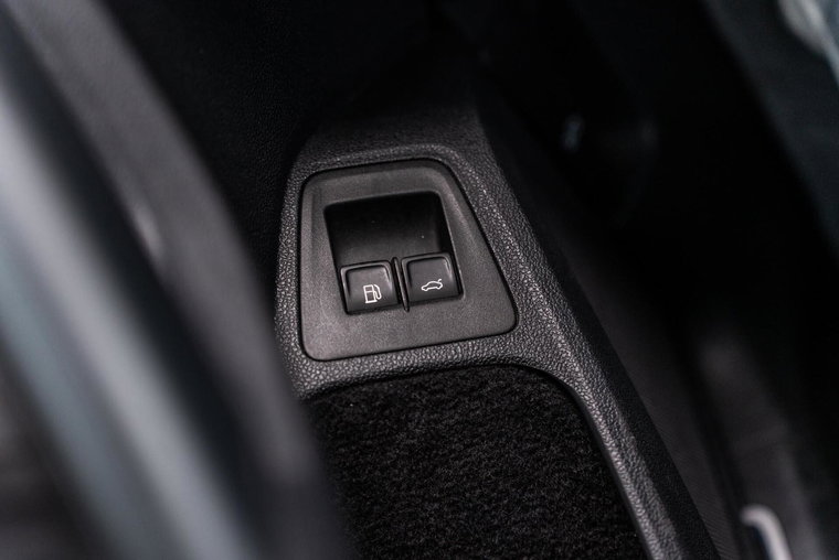 Vehicle Image 48