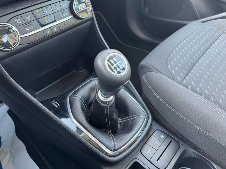 Vehicle Image 17