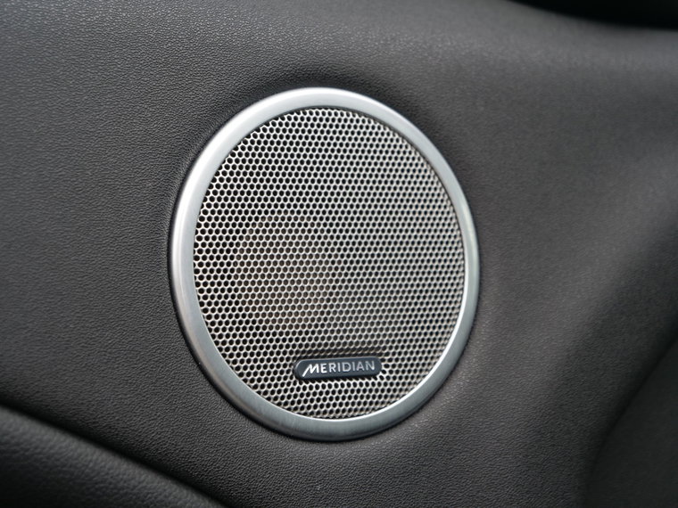 Vehicle Image 25