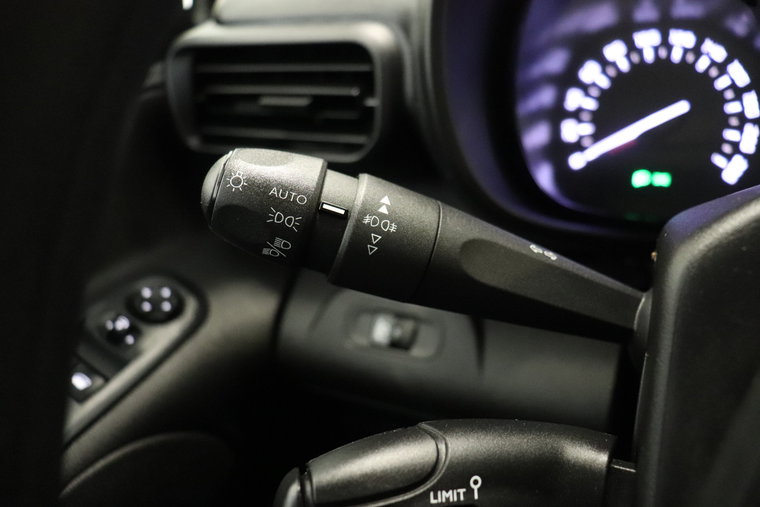 Vehicle Image 21