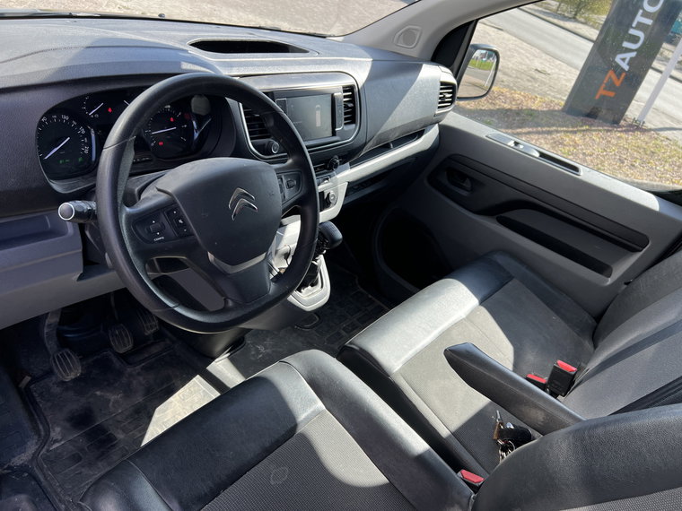 Vehicle Image 28