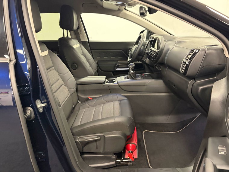 Vehicle Image 22