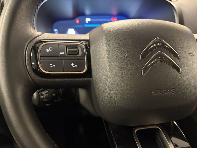 Vehicle Image 24