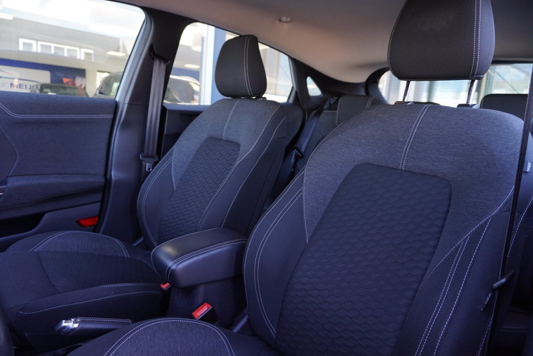 Vehicle Image 12