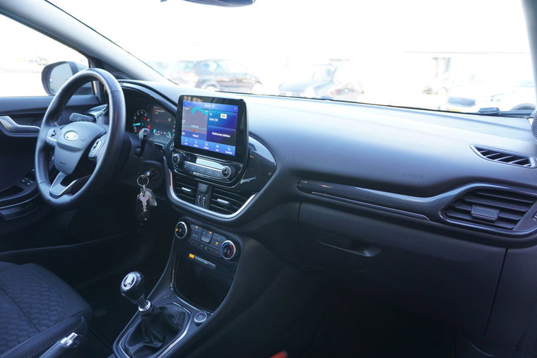 Vehicle Image 16
