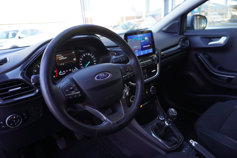 Vehicle Image 11