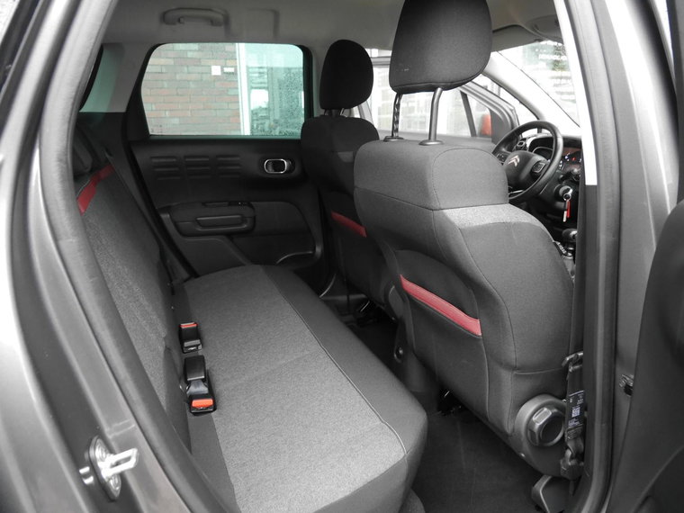 Vehicle Image 11
