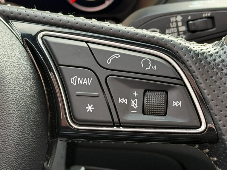 Vehicle Image 30