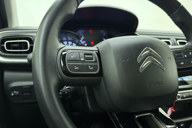 Vehicle Image 17