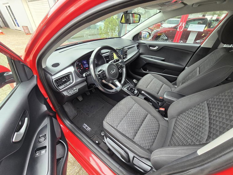 Vehicle Image 13