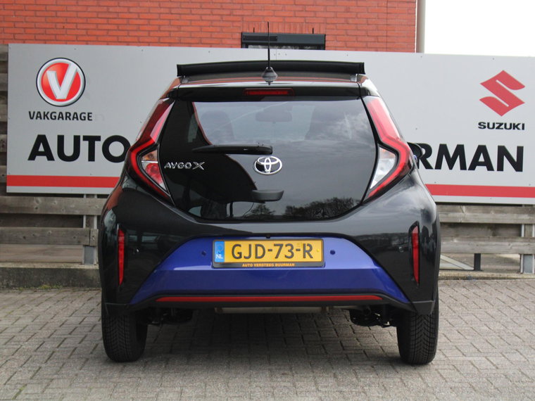 Vehicle Image 11