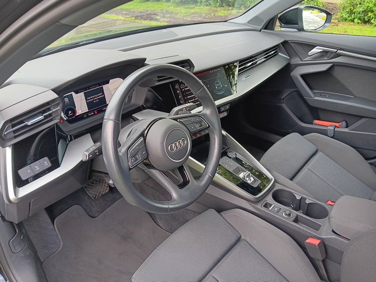 Vehicle Image 23