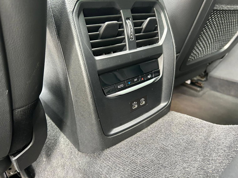 Vehicle Image 28