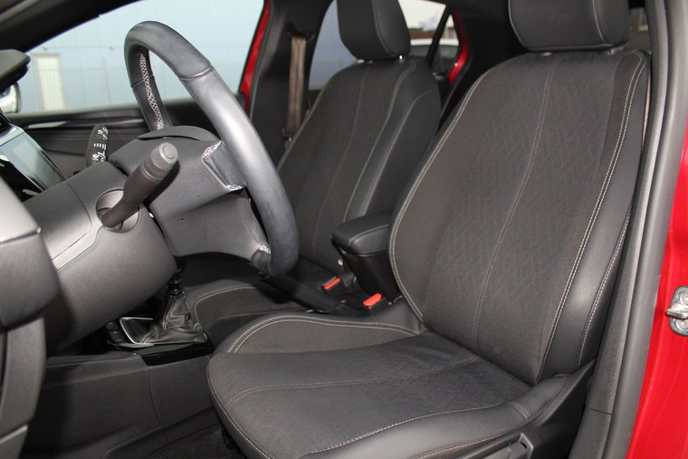 Vehicle Image 30