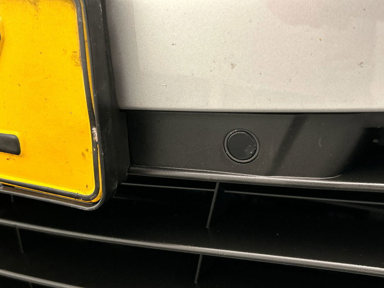 Vehicle Image 32