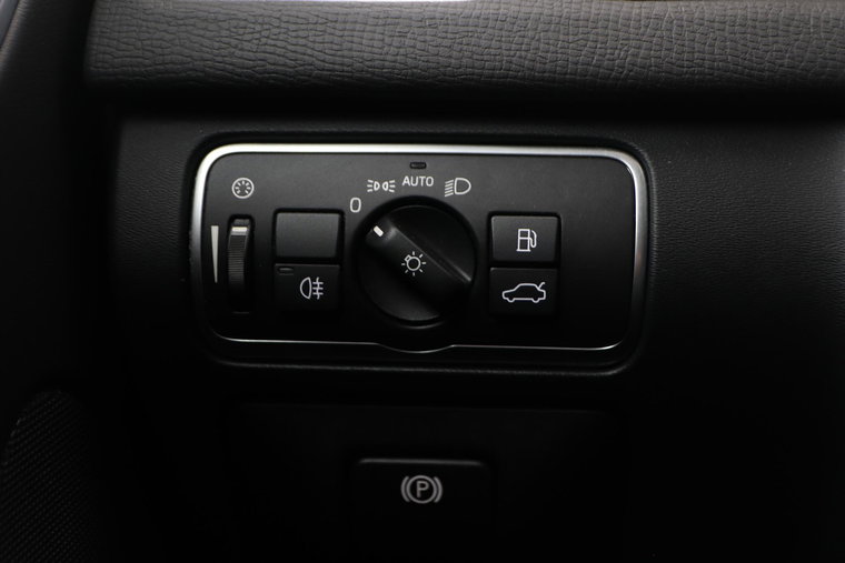 Vehicle Image 28