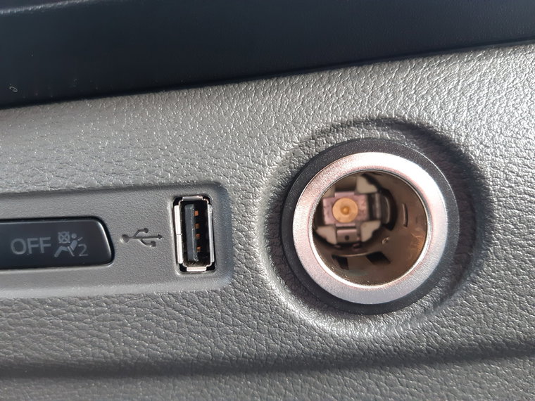 Vehicle Image 25