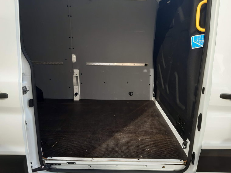 Vehicle Image 38