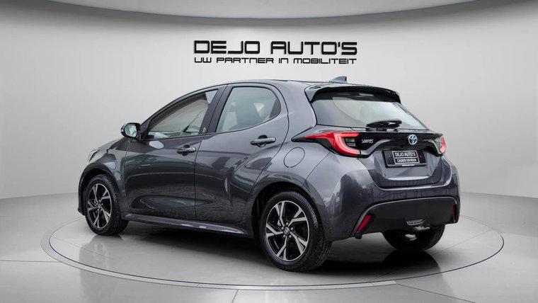 Vehicle Image 5