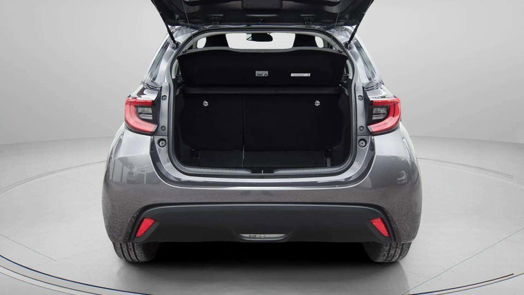 Vehicle Image 8